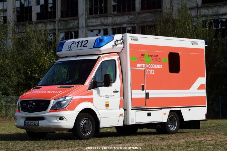 Schwerer Verkehrsunfall auf der B 54 mit zwei verletzen Personen