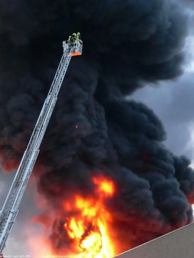 Grossbrand in Epe – Aussenlager der Firma Altex brennt