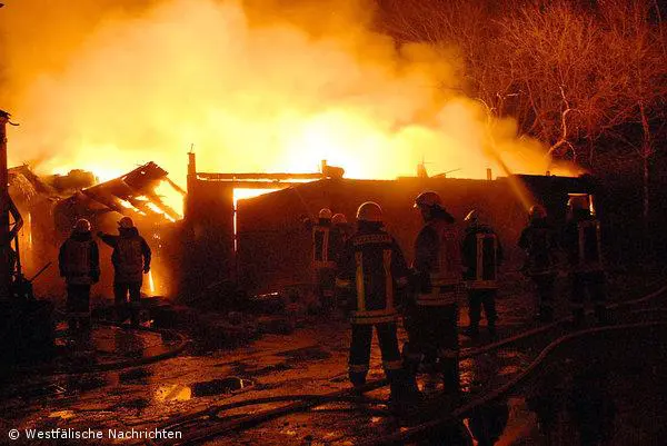 alte Lagerhalle ausgebrannt