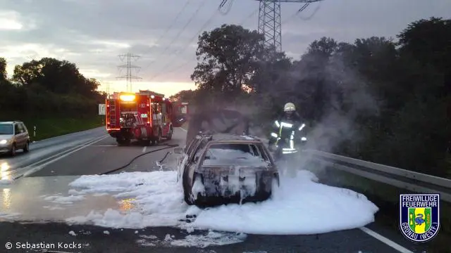 Fahrzeug brennt komplett aus – B54