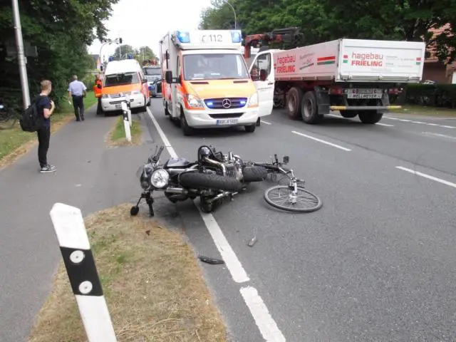 Fahrrad- und Motorradfahrer verursachen Verkehrsunfall