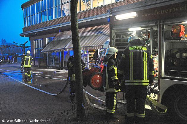 Kabelbrand im Wohn- und Geschäftshaus -Elephant-