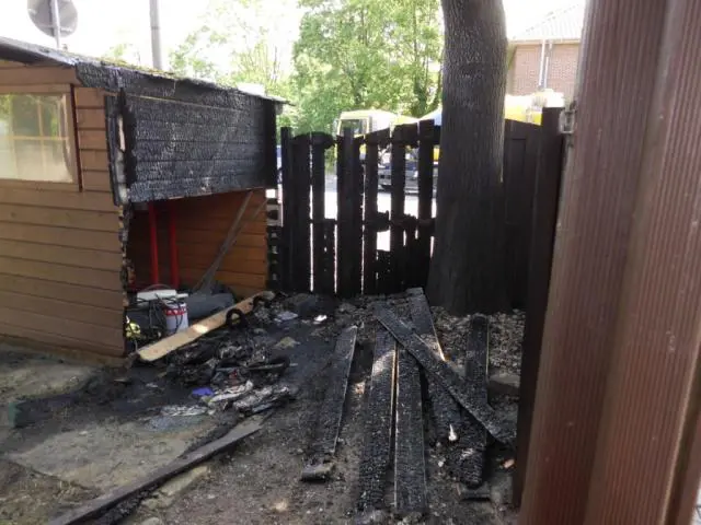 Gartenhütte ging in Flammen auf