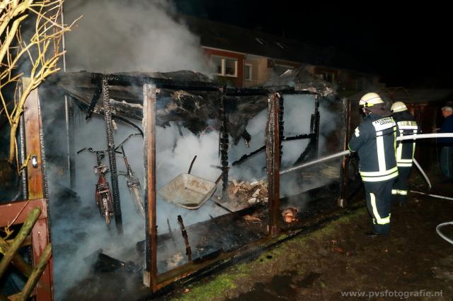 Gartenlaube an der Herzogstraße brannte in voller Ausdehnung