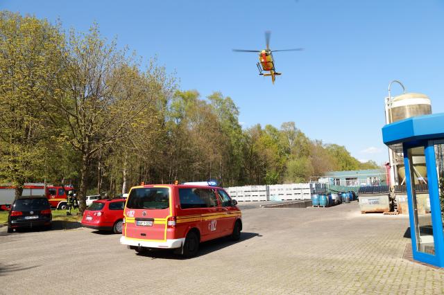 Verkehrsunfall mit eingeklemmter Person auf der Opelstraße