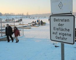 Zugefrorene-Gewaesser-Bild