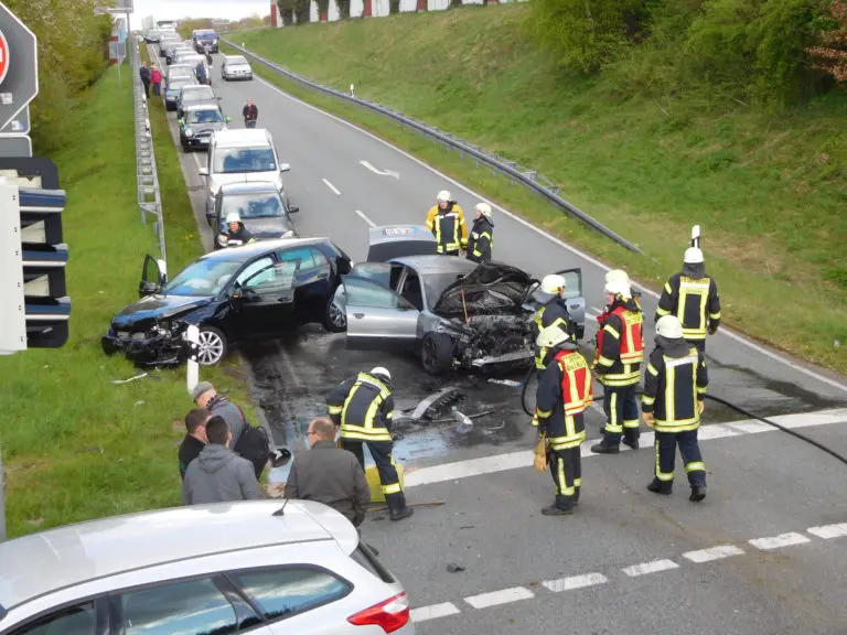 Schwerer Verkehrsunfall nach Verfolgungsfahrt auf Gronauer Straße