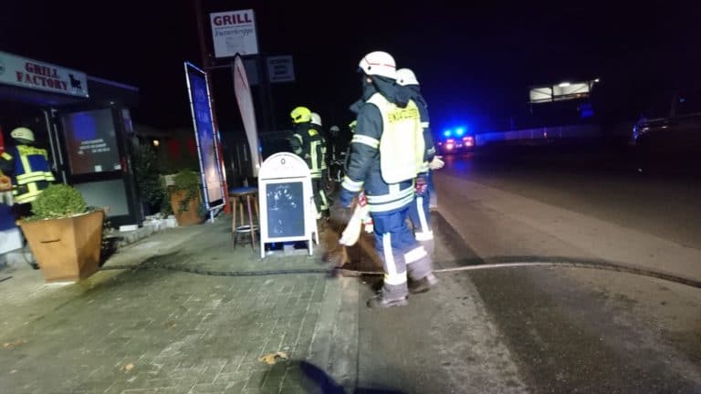 Heißes Fett löst Brand in Imbiss aus