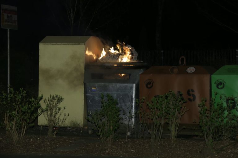Papiercontainer an der Overdinkelstraße brannte