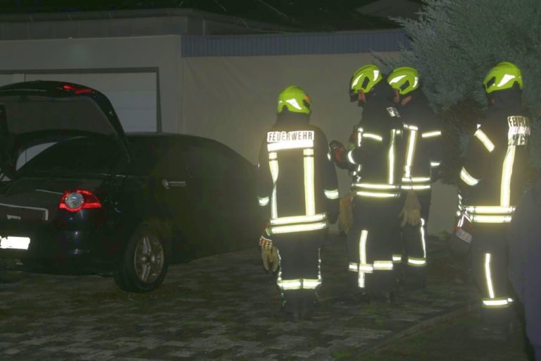 PKW´s in Epe sollten wohl brennen