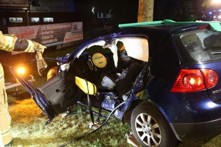 Verkehrsunfall auf der Steinfurter Straße – 1 Person eingeklemmt –