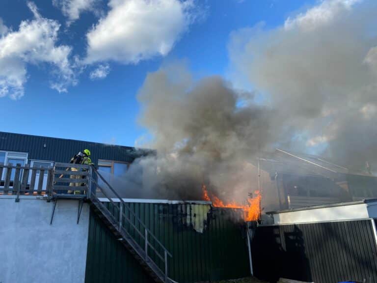 Brand eines Anbaus an der Eichenallee