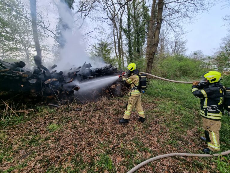 Holzstapel brannte