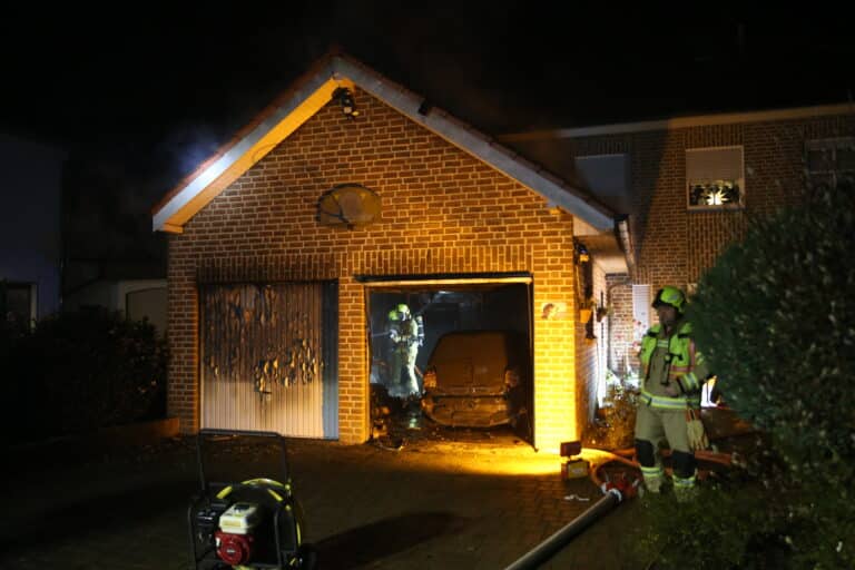Garagenbrand am Grünen Weg – Feuerwehr verhindert ein Übergreifen auf das Wohngebäude
