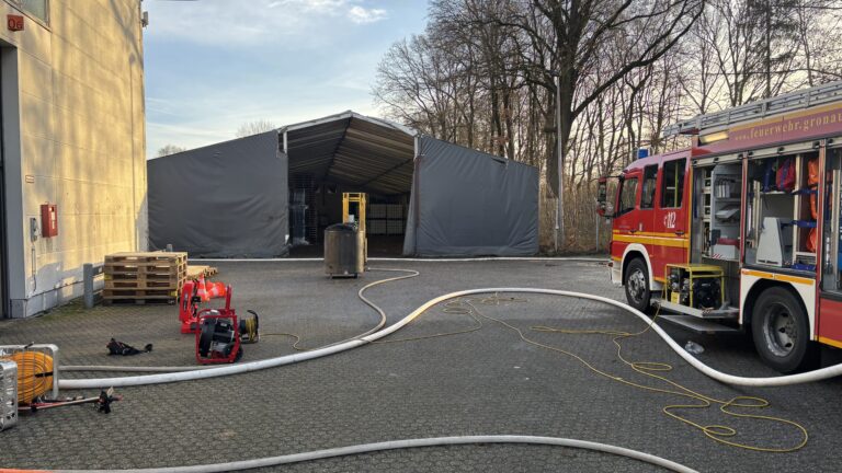 Brand im Industriegebiet an der Henschelstraße